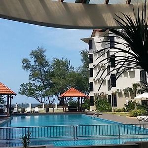 Samsuria Beach Resort & Residence